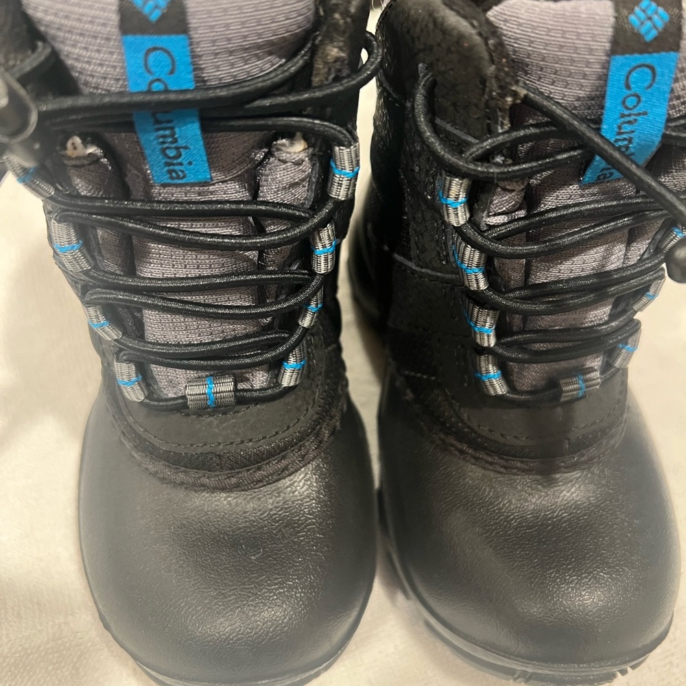 New Columbia Kids Black and Blue Boots